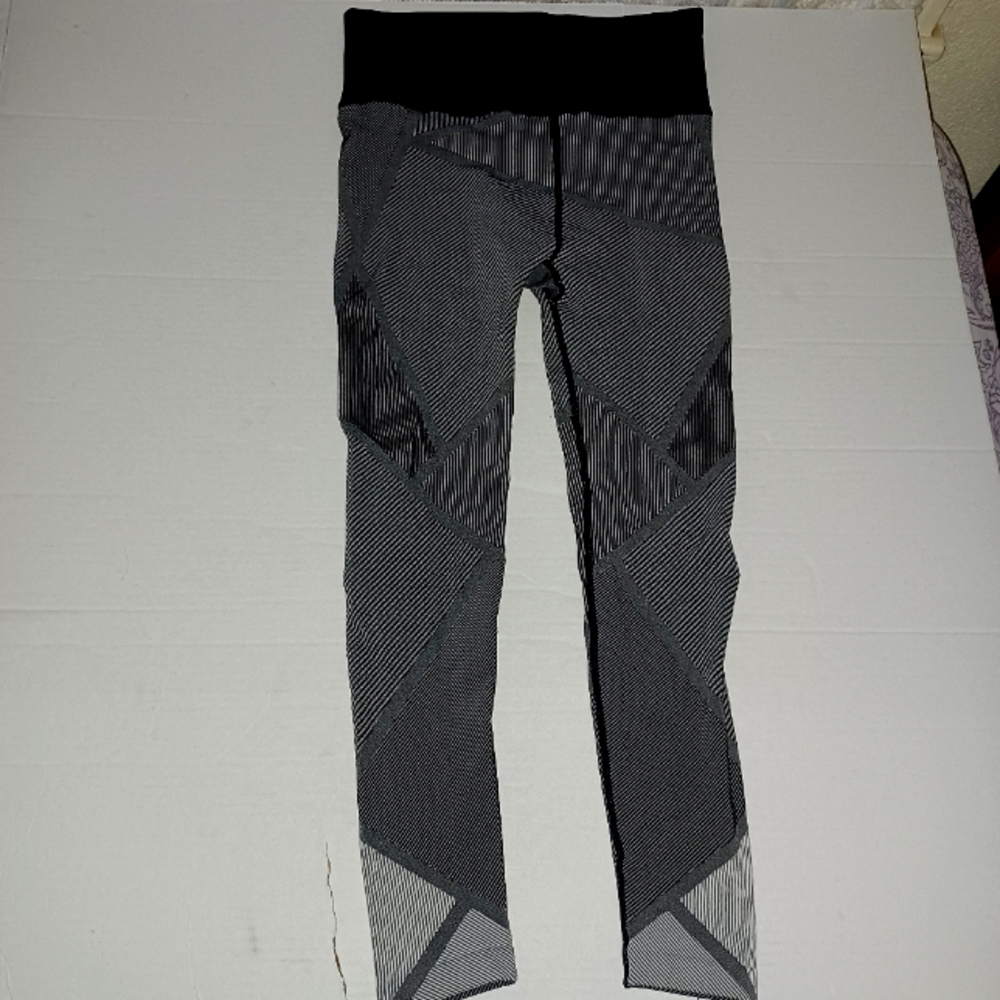 Oysho sculpting leggings medium